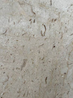 Table Basse Dougga — Marbre Naturel et Bois Massif