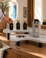 Présentoir marbre & bois — taille réelle